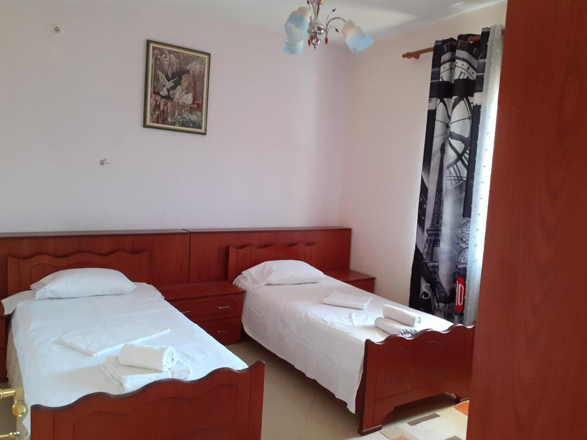 Kanushi House Gjirokastër Buitenkant foto