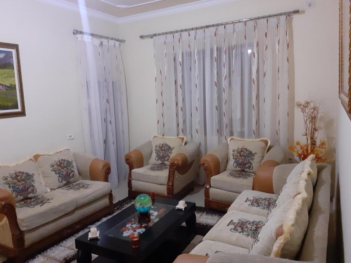 Kanushi House Gjirokastër Buitenkant foto